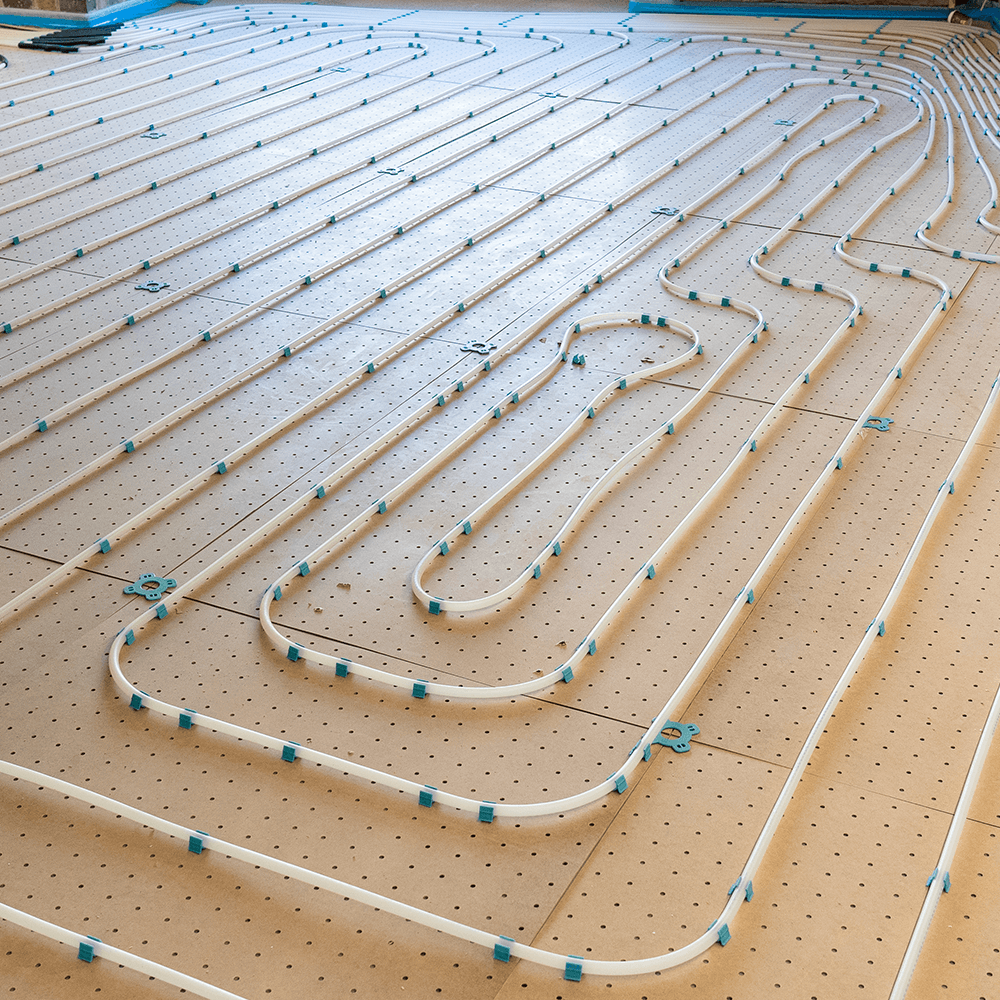 Biofaser-Lochplattensystem mit hochwertigem Heiz-/Kühlrohr, das flexibel im 5-cm-Raster verlegt wird